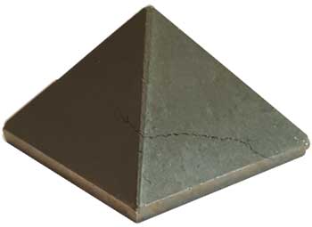 25-30mm Pyrite pyramid