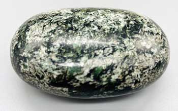 Emerald in Matrix palm stone